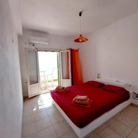 Parostalkinghouse Piso Livadi