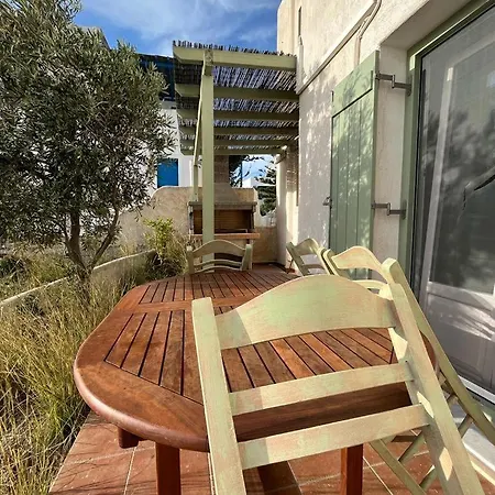 Parostalkinghouse * Piso Livadi