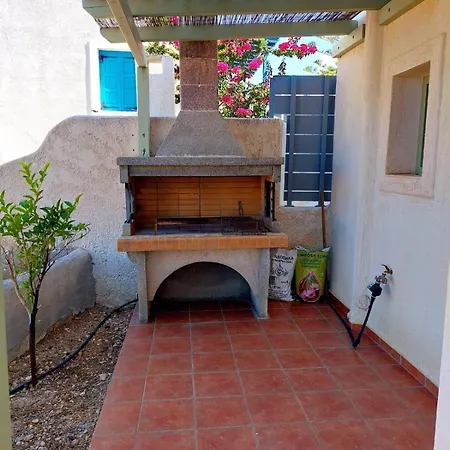 Parostalkinghouse Piso Livadi